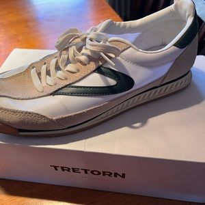 Tretorn sneakers size 9 women’s